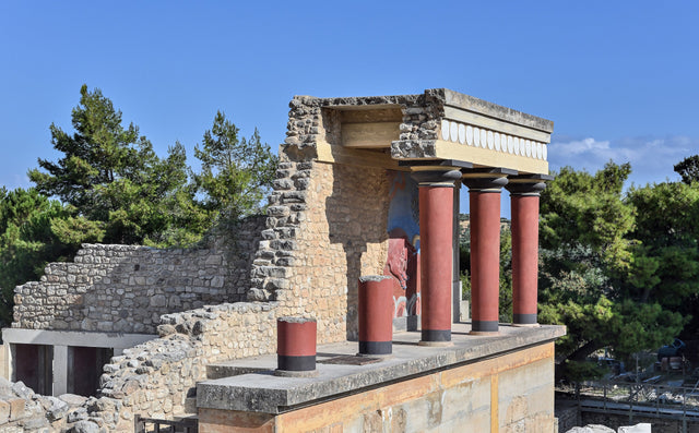 Knossos: Europe's First City and the Labyrinth Problem